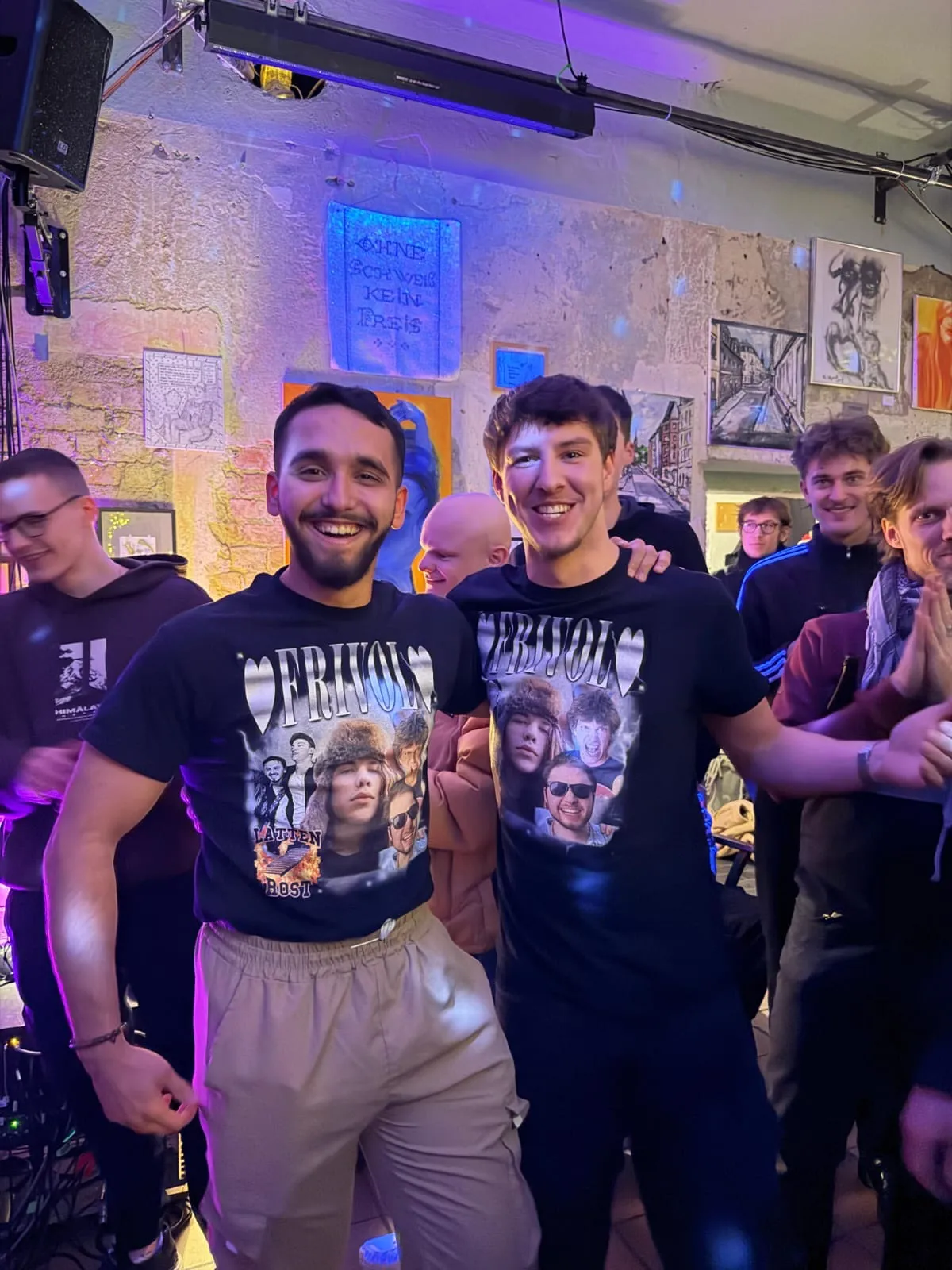 Frivol Merch – Shirt